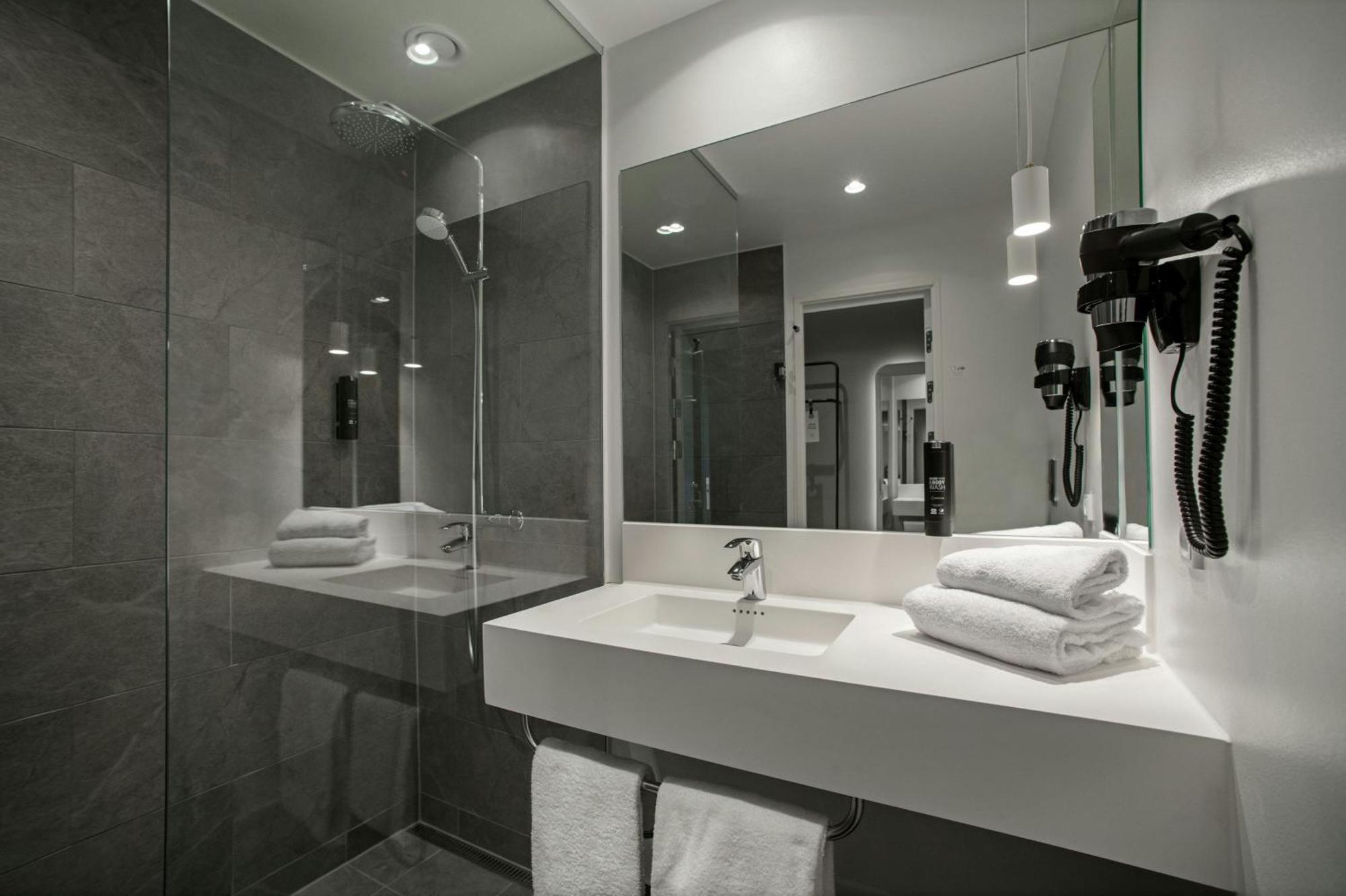 Four Points Flex By Sheraton Χόρσενς Εξωτερικό φωτογραφία