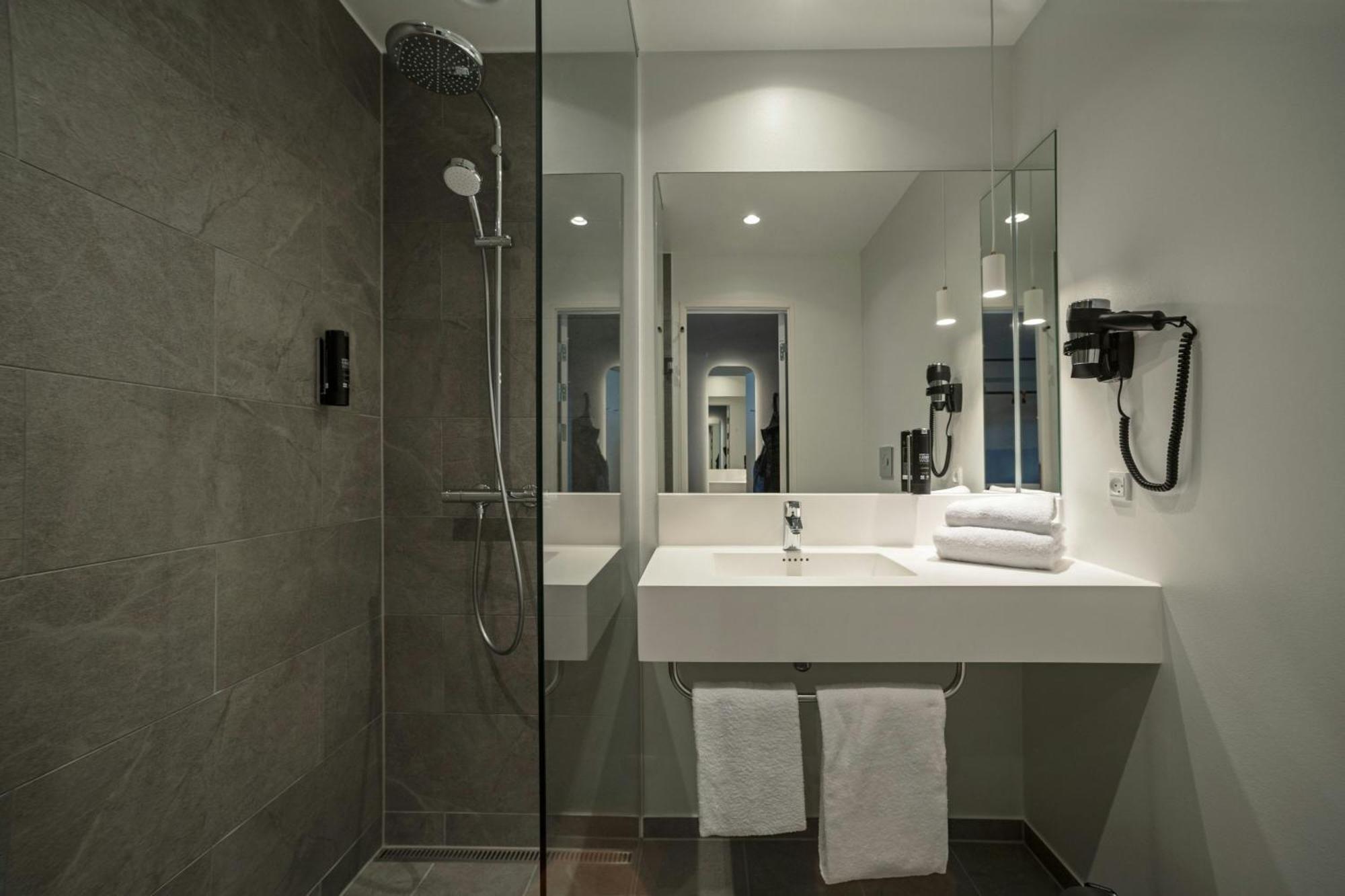Four Points Flex By Sheraton Χόρσενς Εξωτερικό φωτογραφία